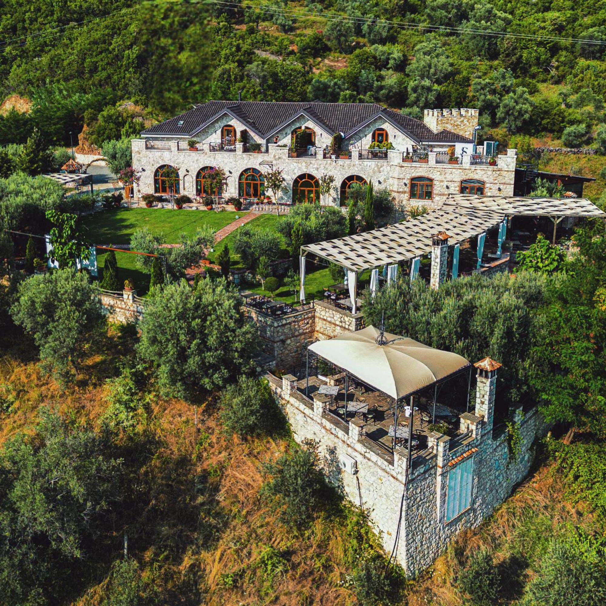 Chateau Fasel Tirana Exterior photo